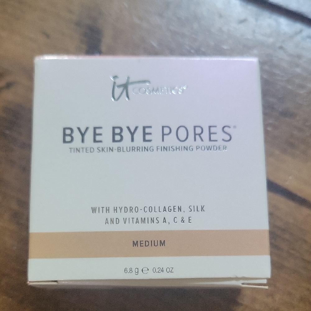 IT Cosmetics Bye Bye Pores Tinted Powder - Medium